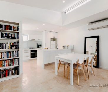 2 Bed, 1 Bath - Photo 3