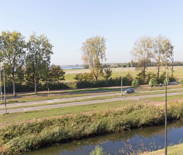 Appartement te huur: Mary van der Sluisstraat 272 1095 ME Amsterdam - Photo 2