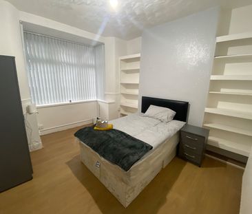 Room in a Shared House, Durham Road, B11 - Photo 3