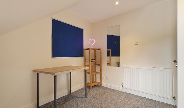 4 bedroom House in a great location! - Photo 1