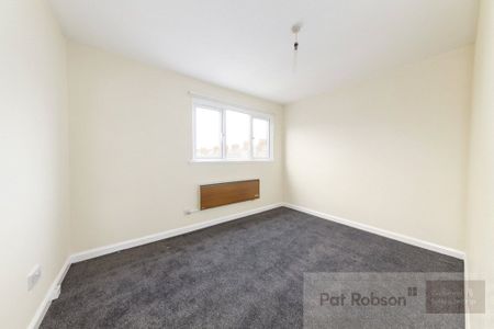 St Georges Terrace, Newcastle Upon Tyne - Photo 2