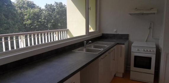 Location Appartement 3 pièces 65m² LILLE 59000 - Photo 2