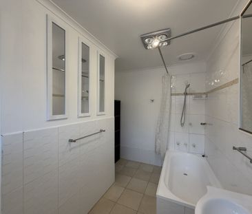 3 Bedroom Family Home in Clarinda - Photo 6