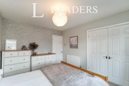 3 bedroom semi-detached house to rent - Photo 4