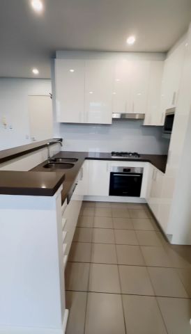 2 bed 2.5 bath - Photo 5