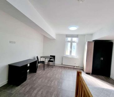 Burnside Road Lg Dagenham, RM8 - Photo 5