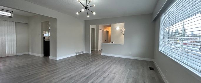 North Delta Upper Level of House for Rent 3 Bedrooms, 1.5 Bathrooms | 7109 116 Street, Delta - Photo 1