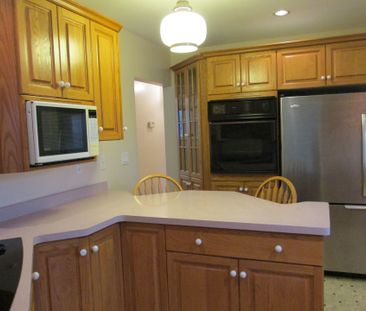 For Lease - 6 East Hampton Road, St. Catharines, Ontario - Photo 6