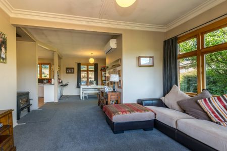 Captivating on Castlewood Road - Photo 2