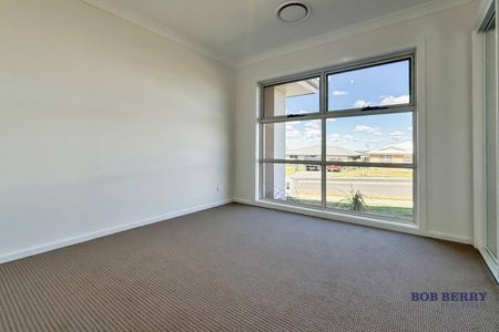 Brand New Home with Stunning Views in the Prestigious Southlakes Estate - Photo 3