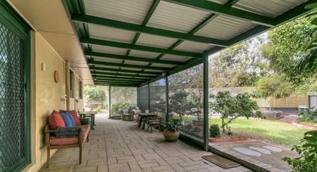 Family home in convenient location - Photo 5