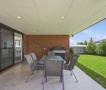 Immaculate family home - Photo 1