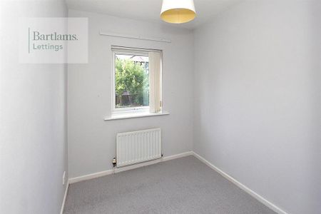 2 bedroom semi-detached bungalow to rent - Photo 3