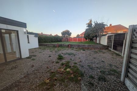 Marlborough Road, Beeston, NG9 2HN - Photo 4