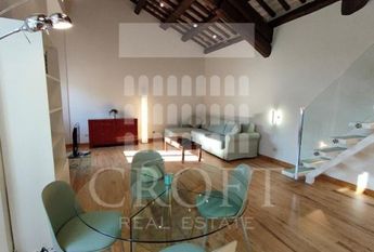 Center-Pantheon: Beautiful fully furnihed modern 1 bedroom, 2 bath loft in Historic building. Quiet, bright, parquet floors, high ceilings, air conditioning, close to services. # 2264