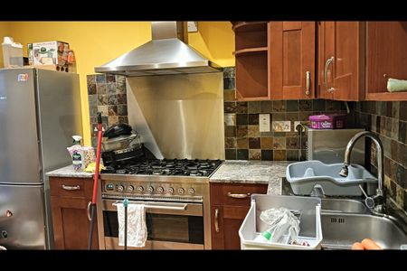 1 Bed Terraced House, Woodland Terrace, SE7 - Photo 3