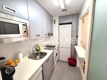 Apartamento de alquiler en Avenida de Isabel de Valois, Sanchinarro - Photo 2