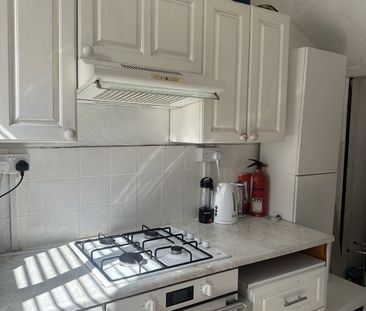 Room in a Shared House, Harold Avenue, LS6 - Photo 4