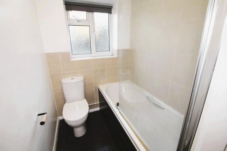 1 bedroom ground floor flat to rent - Photo 3