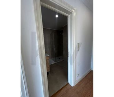 2 room luxury Apartment for rent in Cascais, Portugal - Photo 5