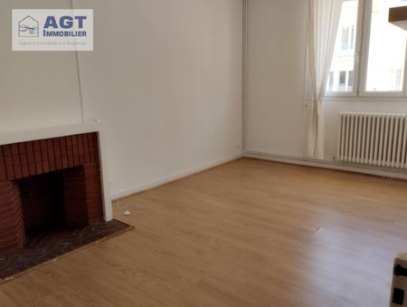 Location Appartement 3 pièces 93m² BEAUVAIS 60000 - Photo 2