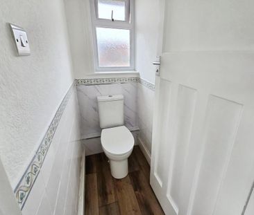 2 bedroom maisonette to rent - Photo 2