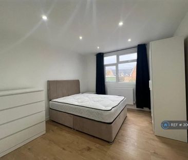 1 bedroom in a house share to rent - Photo 4