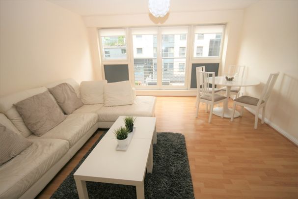 Wallace Street – Spacious & Modern 2 Bed Furnished Apartment, Tradeston – Available 06/01/2026 - Photo 1