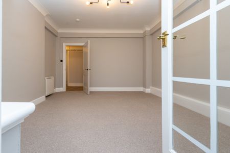 4 bed flat to rent in Richmond Hill, Bournemouth, BH2 - Photo 2