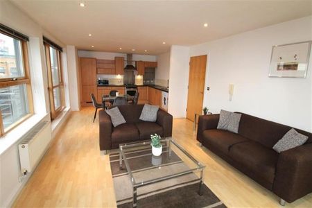 2 bedroom flat to rent - Photo 2