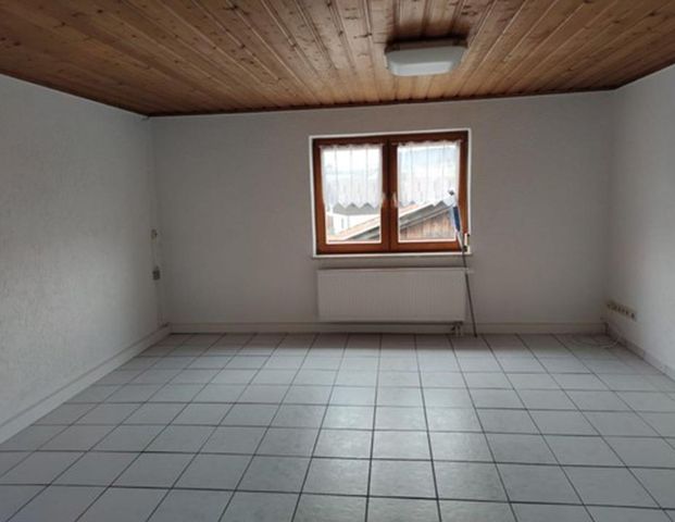 Biete 3 Zimmerwohnung 80 qm - Photo 1