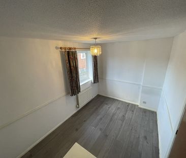 2 Bed Terraced House, The Meadows, NG2 - Photo 4