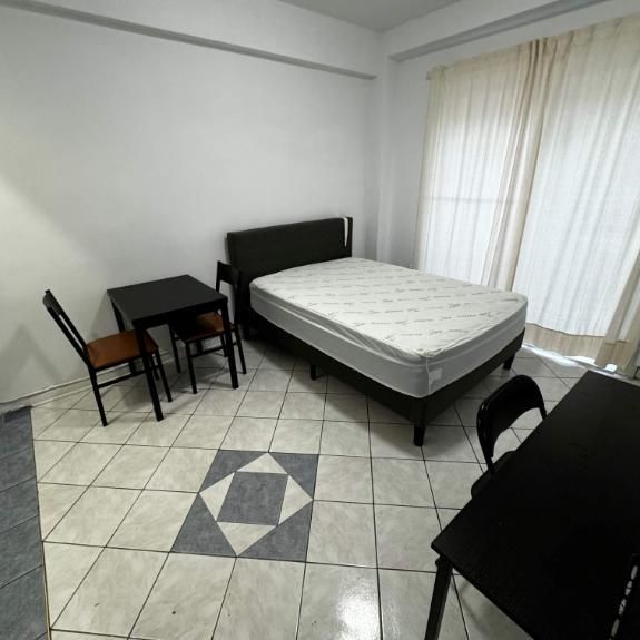 GHETTO MCGILL- STUDIO RENOVÉ & MEUBLÉ- EMPLACEMENT EXCEPTIONNEL - Photo 1