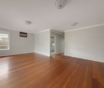 8 Windsor Ave, McKinnon VIC 3204 - House For Rent | Domain - Photo 4