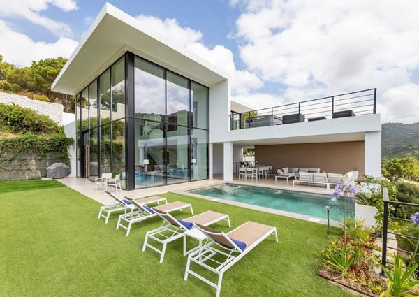 FANTASTIC LUXURIOUS VILLA IN MARBELLA