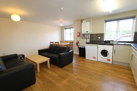 5 bedroom flat to rent - Photo 2