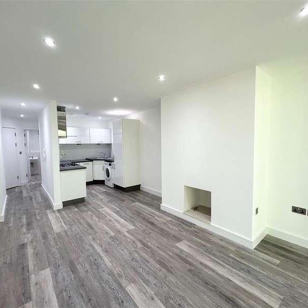 Woodridge, Bridgend, CF31 - Photo 1