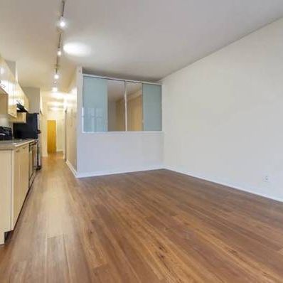 Modern 1 bed 1 bath apartment in Downtown Vancouver - Photo 3