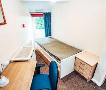 5 bedroom private hall to rent - Photo 4