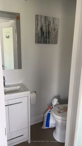 Detached Home For Lease | W9239330 - Photo 4