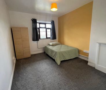 Room in a Shared Flat, London, SW4 - Photo 2