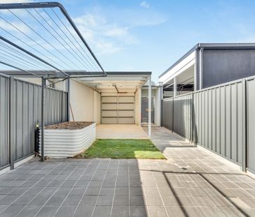 Contemporary Townhouse in Excellent Location! - Photo 1