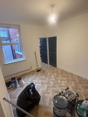 4 bedroom terraced house to rent - Photo 1