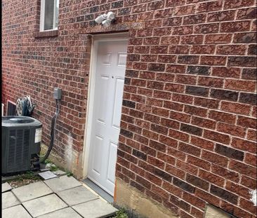 For Lease - 3727 Althorpe Circle, Mississauga, Ontario - Photo 2