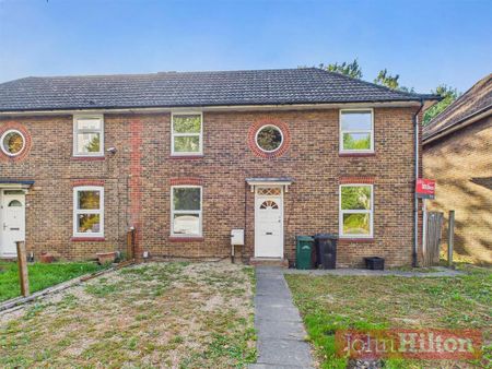 1 bedroom in a house share to rent - Photo 3