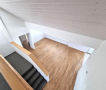 Top moderne Dachwohnung mit Galeriezimmer - Im Herzen von Flawil - Photo 3