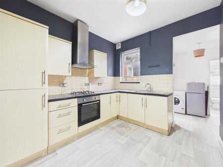 2 bedroom terraced house to rent - Photo 3