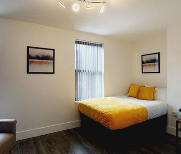 1 bedroom in a house share to rent - Photo 2