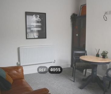2 bedroom property to rent - Photo 1
