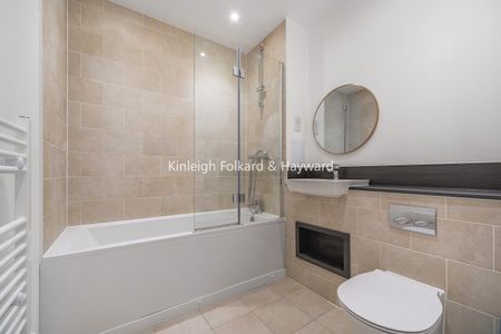 East Acton Lane, London, W3 - Photo 5